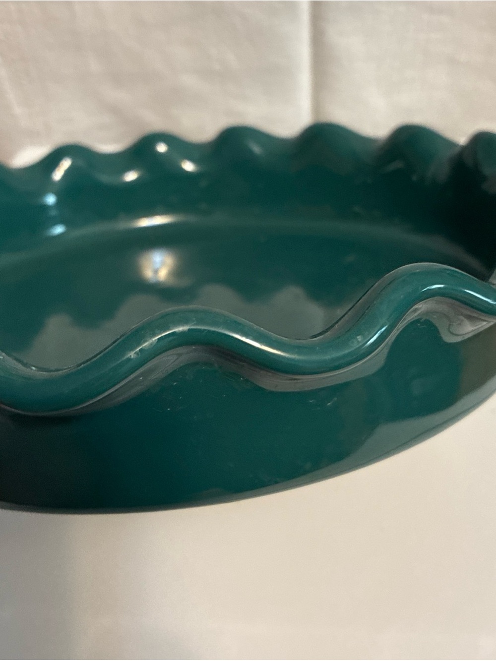 Pioneer Woman Green Scalloped Edge Pie Dish 9” - Picture 5 of 7